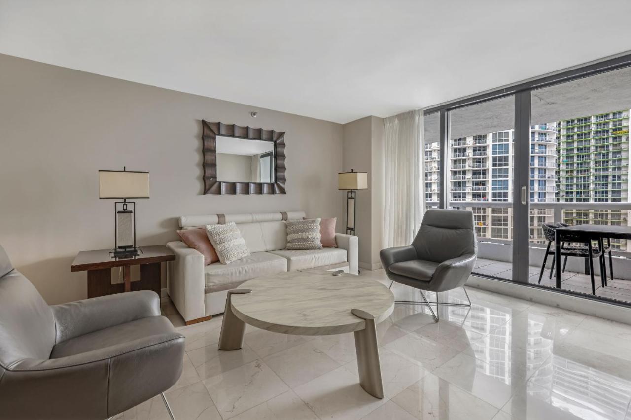 High Rise Comfort With Balcony Doral Eksteriør billede