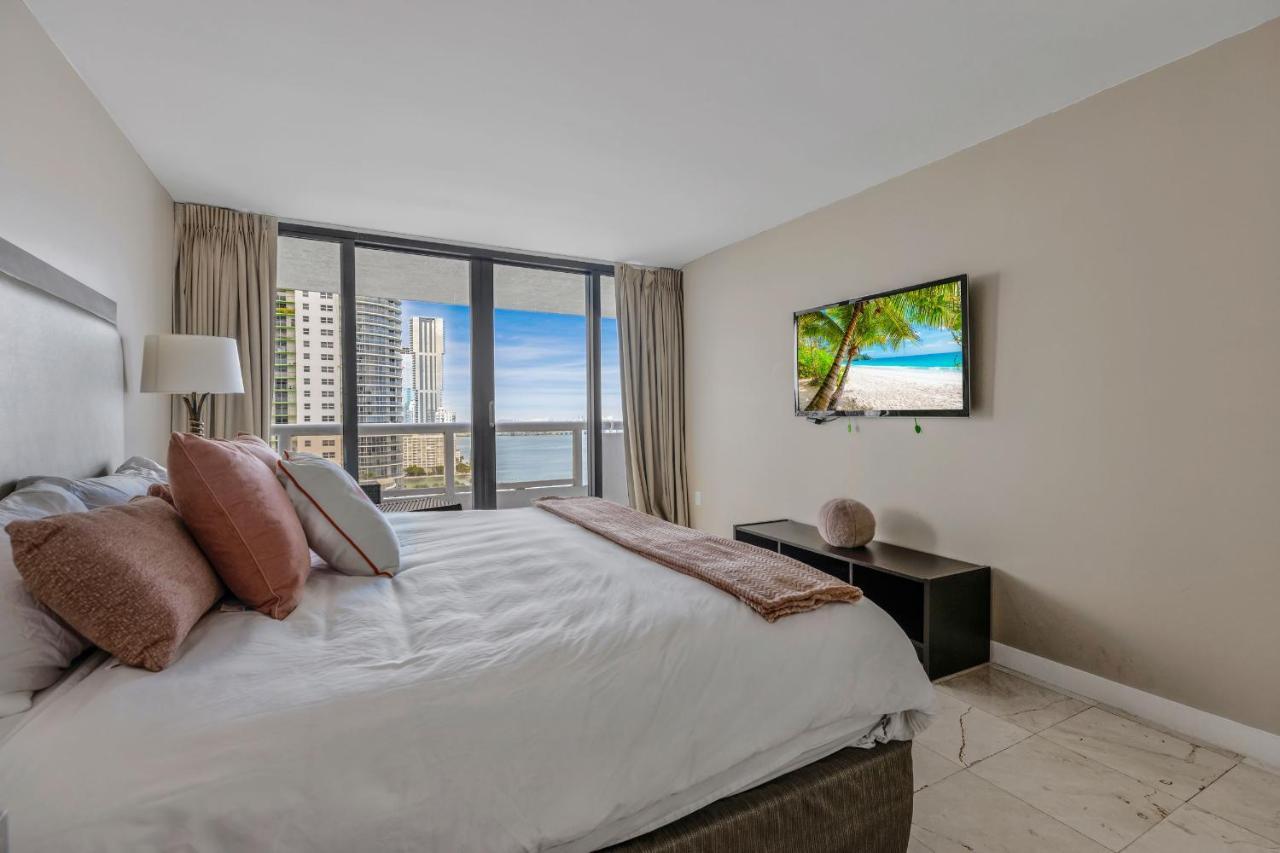 High Rise Comfort With Balcony Doral Eksteriør billede