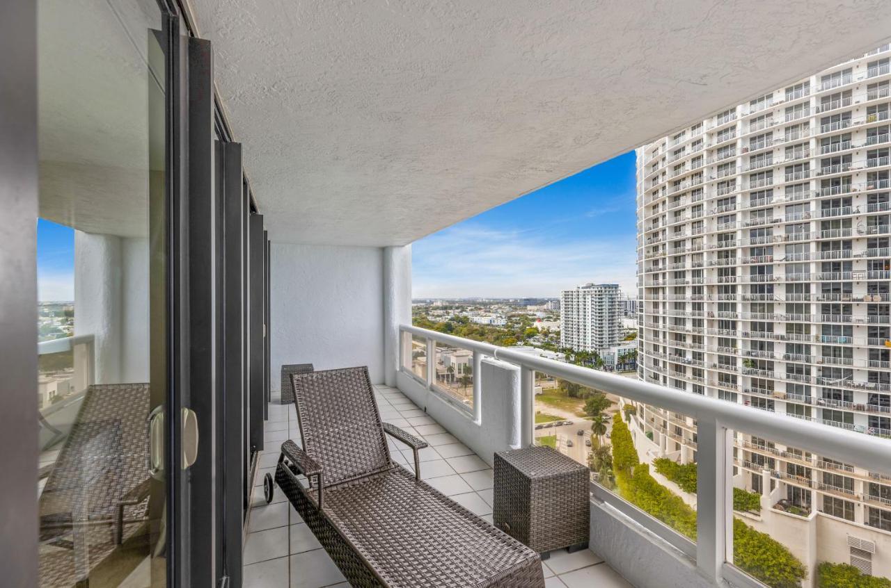 High Rise Comfort With Balcony Doral Eksteriør billede
